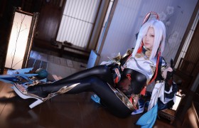 水淼aqua原神申鹤COS图 微微清风半遮羞~