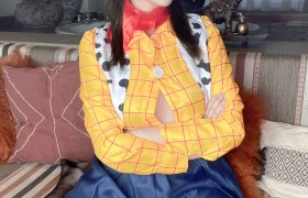 奈汐酱化身胡迪，胡迪警长西部牛仔帽的魅力