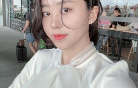 张老师正能量百度网盘图集，蝴蝶结造型太诱人了