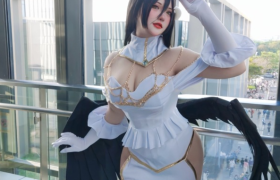 夏鸽鸽不想起床原图，女王系S风登场白色系内衣的反差感