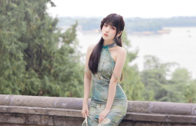 不呆猫cosplay身材高挑香阁，总是让人感到亲切