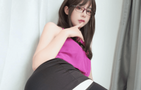 眼酱大魔王w写真作品推荐，甜美可爱瑜伽裤分享