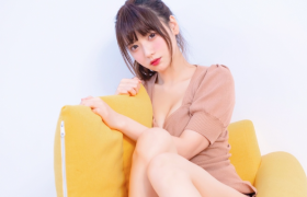 Kyokyo沉迷汉堡王cosplay新图来袭，萌妹风格十分出彩