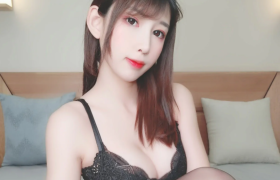W黑米粥W个人简介最新图集作品，简洁造型依旧美丽