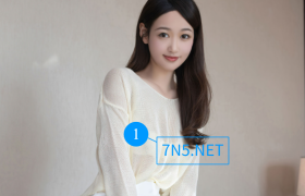 秀人唐安琪高清写真图片，灯光下的礼服倩影