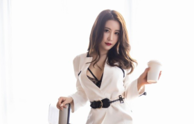 秀人Cherry绯月樱个人简介，白色西装外套写真图片