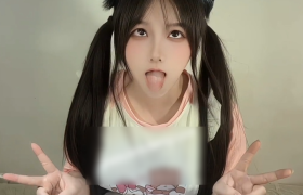 抖音草莓不可爱个人介绍,热门铁粉空间写真推荐